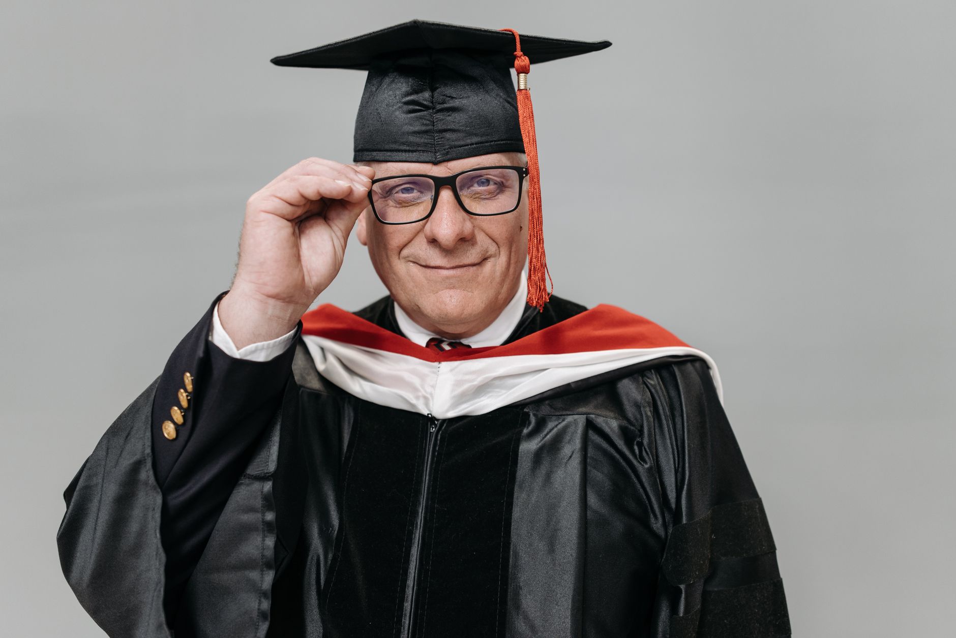 Author Headshot of Prof. Liam Thorne